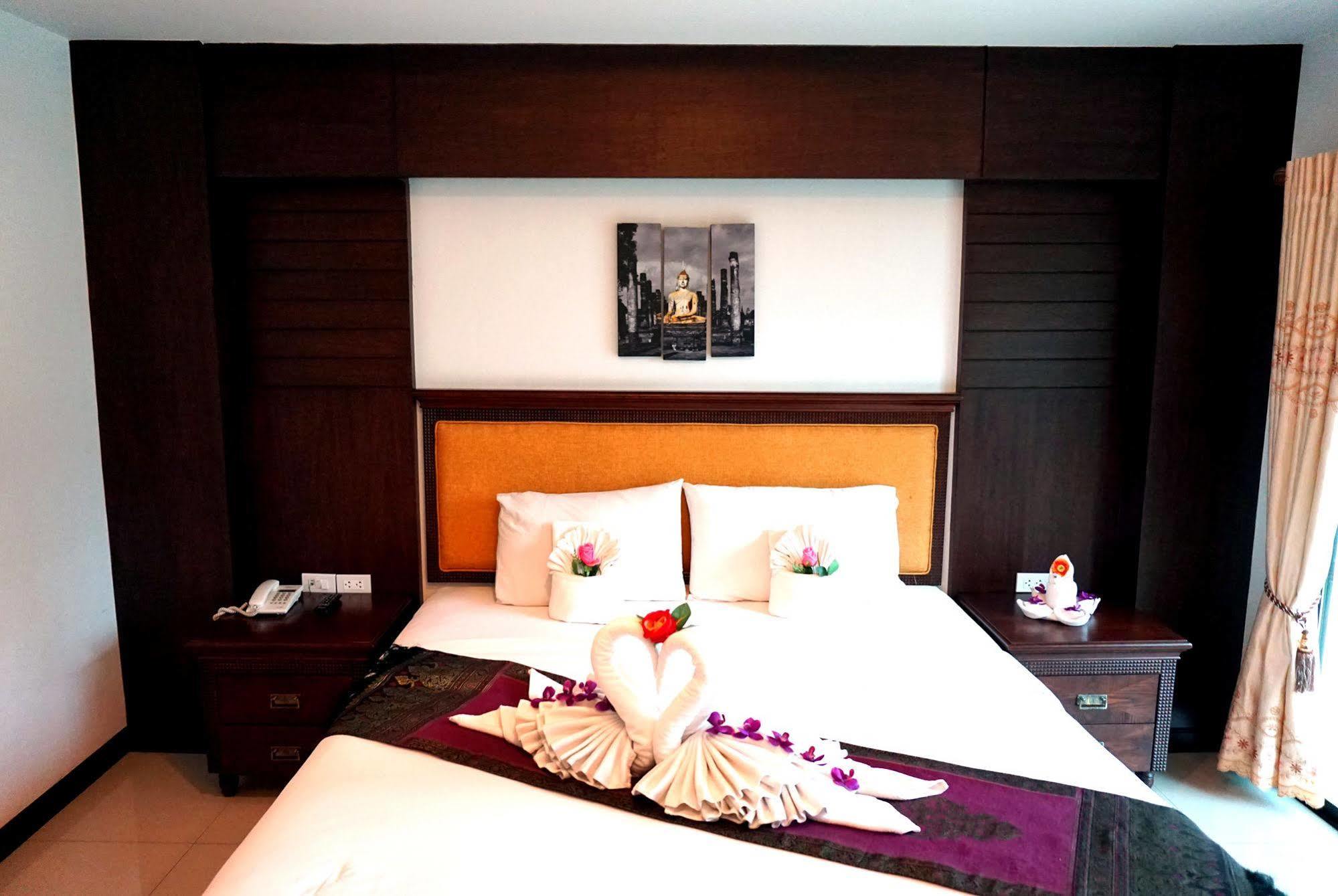 Aya Place Pattaya Esterno foto