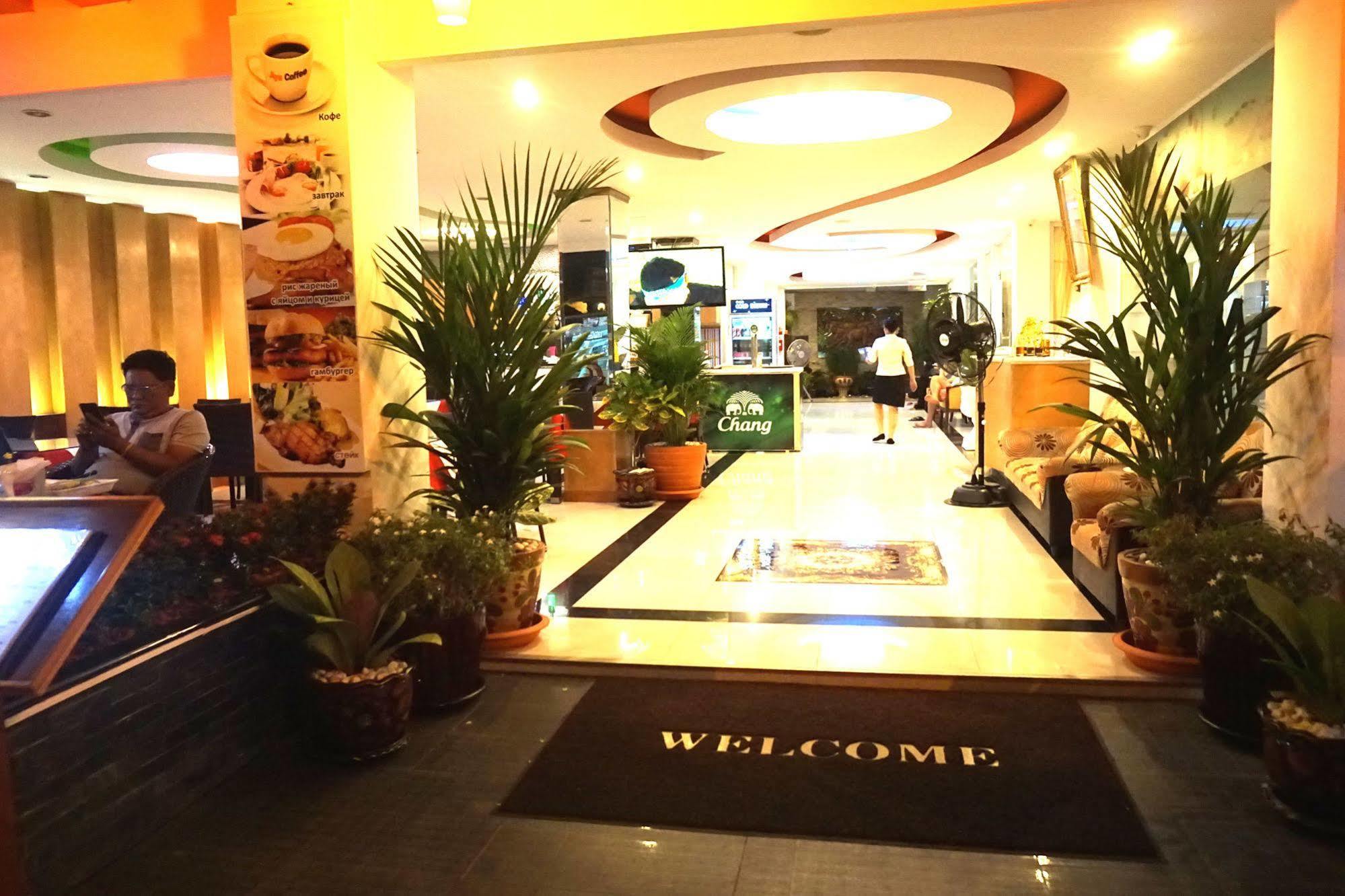 Aya Place Pattaya Esterno foto