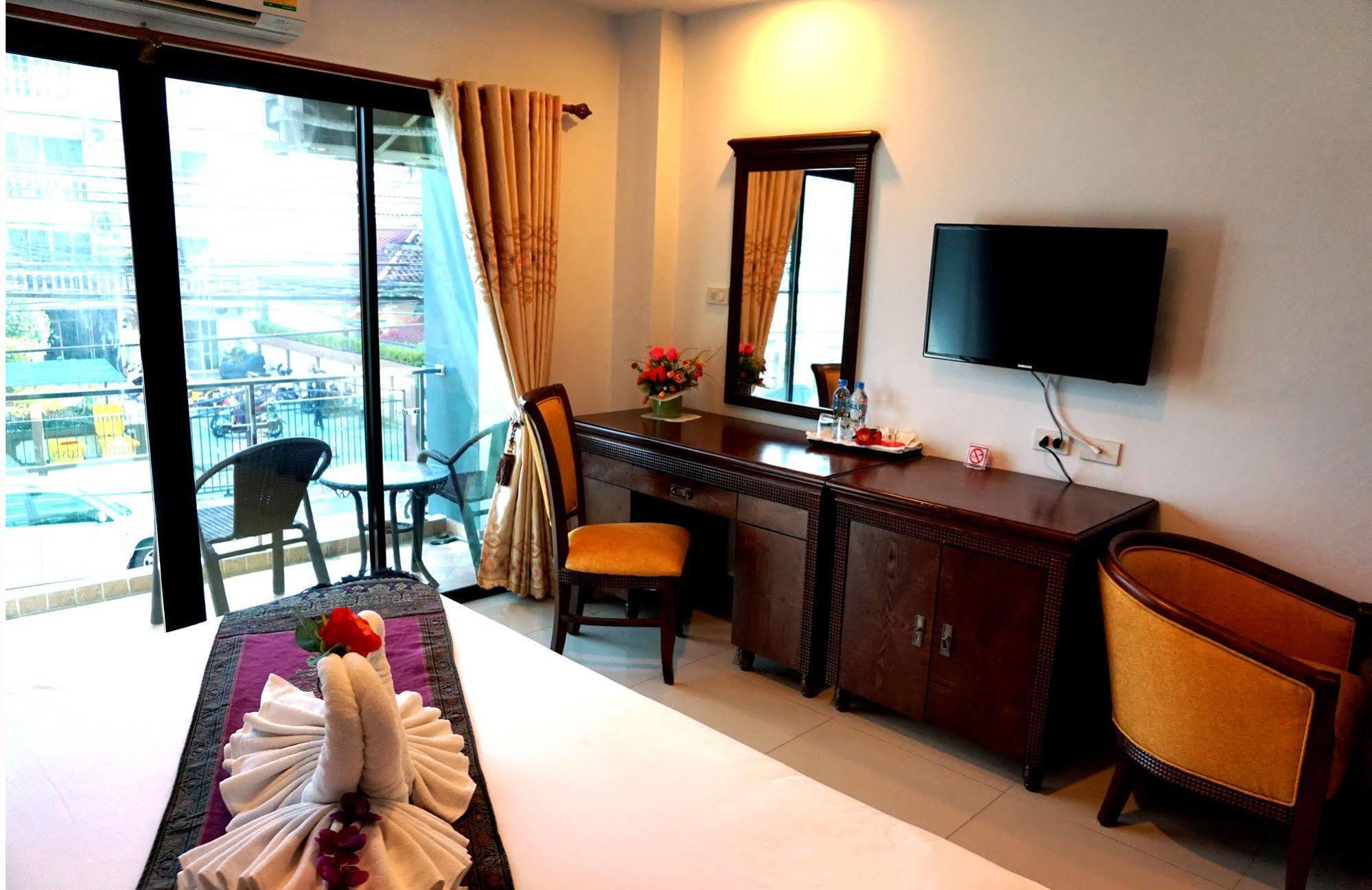 Aya Place Pattaya Esterno foto